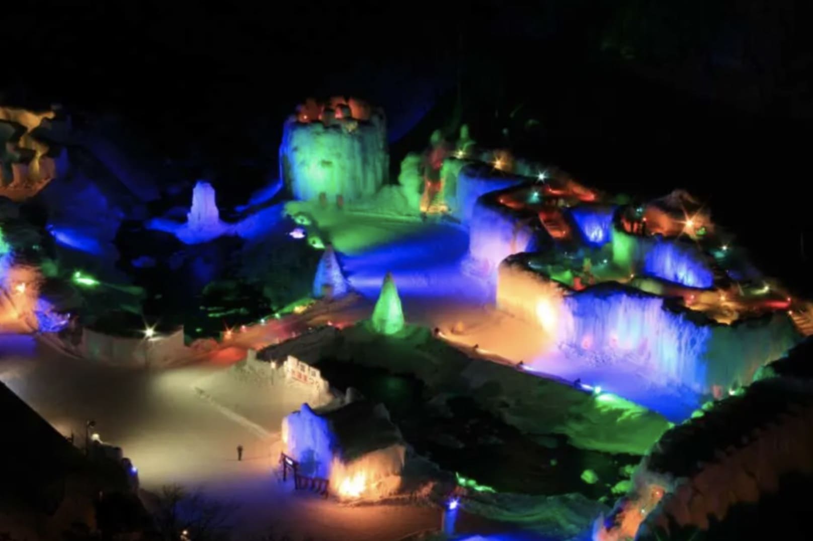 2027北海道層雲峽冰瀑祭｜1/23～3/7日期、門票、點燈煙火與旭川交通