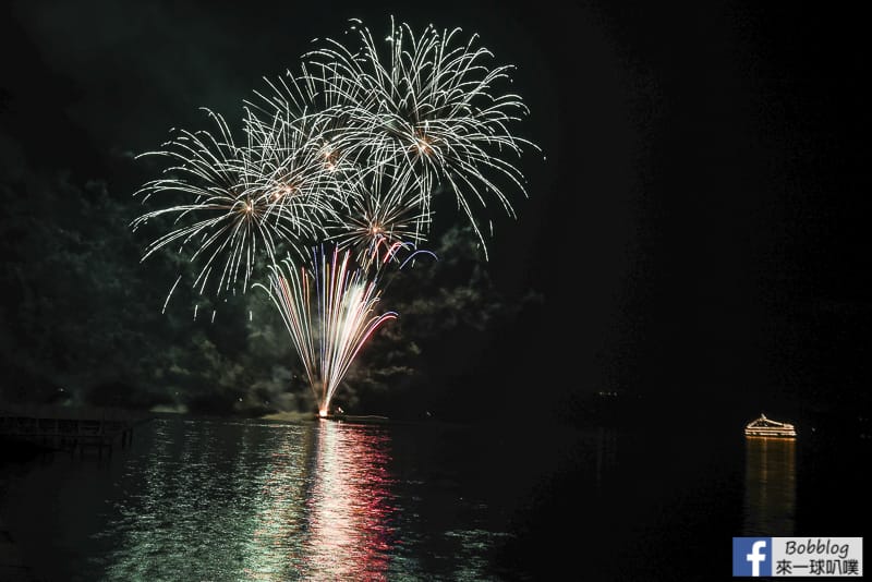 toya-lake-fireworks-2