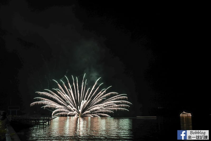 toya-lake-fireworks-4