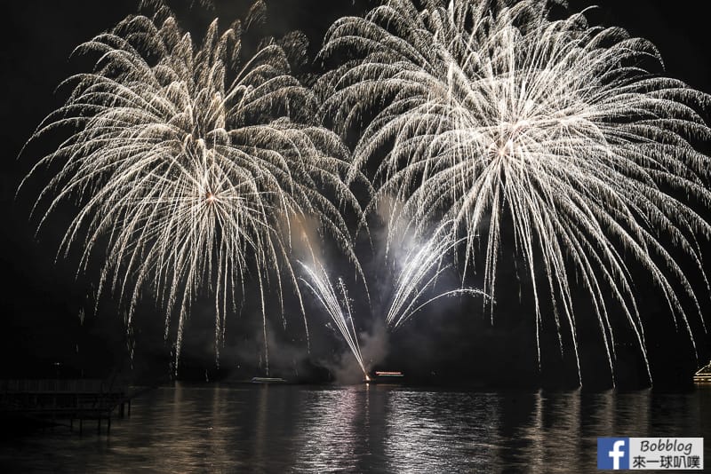 toya-lake-fireworks-8