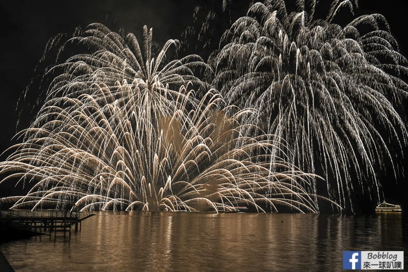 toya-lake-fireworks-9