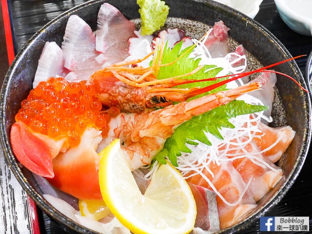 佐世保朝市美食-朝市食堂(滿滿生魚片海鮮丼1000yen)