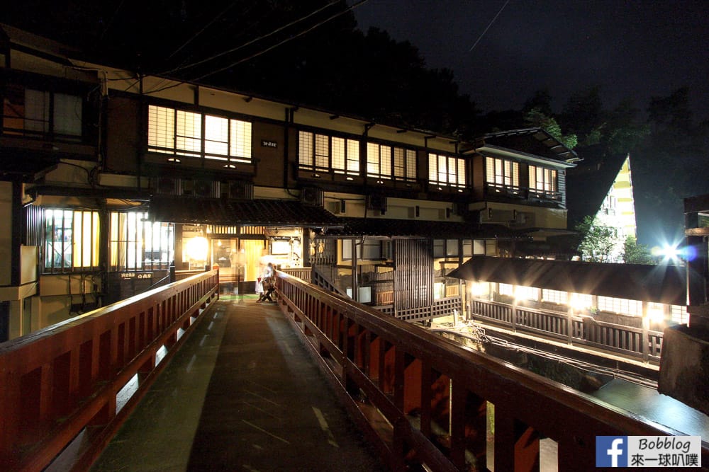 night-kurokawa-onsen-10