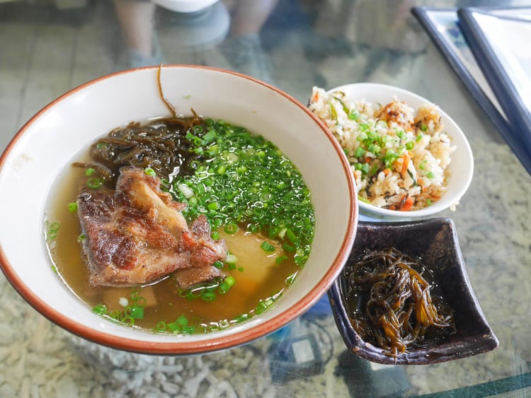 沖繩海中道路美食|海中茶屋、海景餐廳、沖繩麵、完整菜單