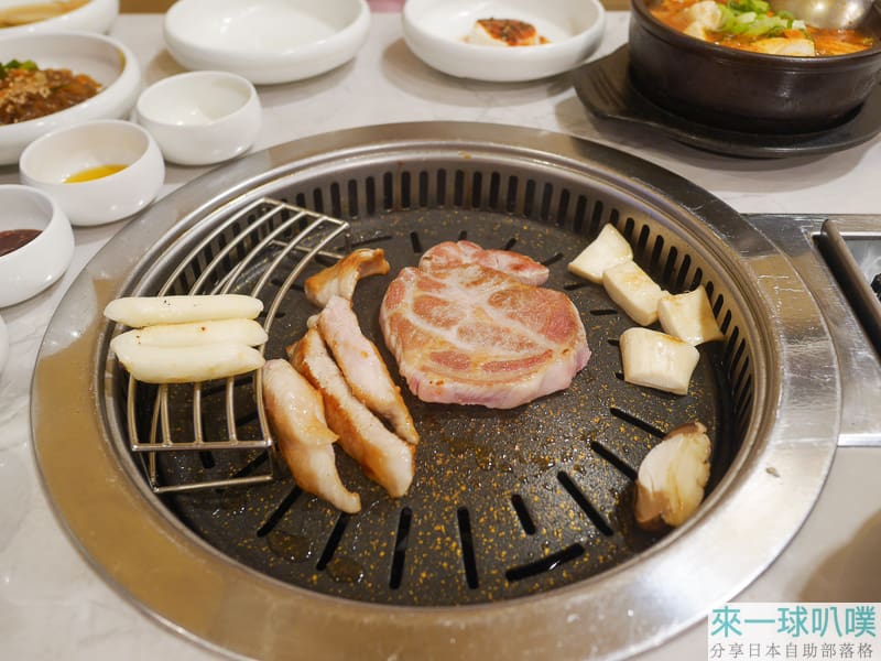 首爾明洞燒烤BBQ|黃金牧場明洞本店、有人幫烤、價格稍高