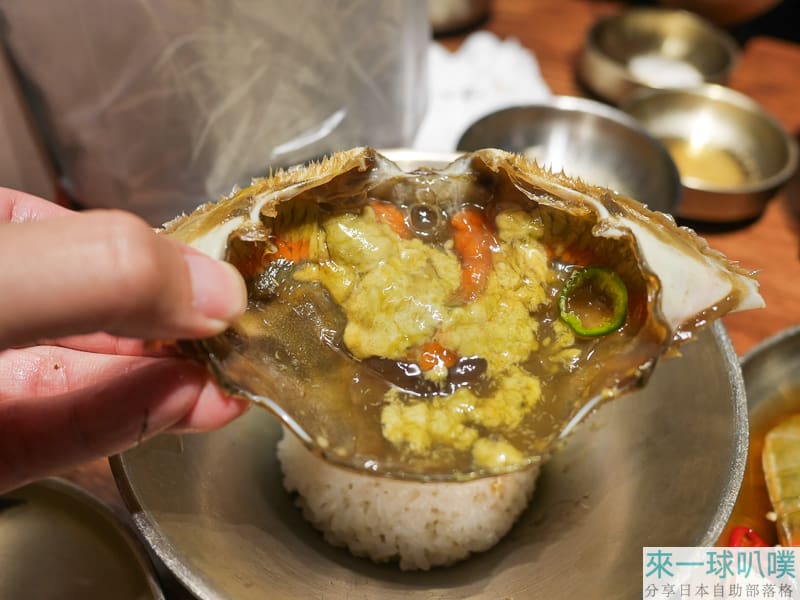 首爾明洞醬蟹|烏達里家醬蟹、超人氣餐廳、豐盛小菜