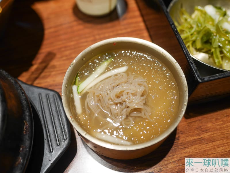 首爾明洞醬蟹|烏達里家醬蟹、超人氣餐廳、豐盛小菜