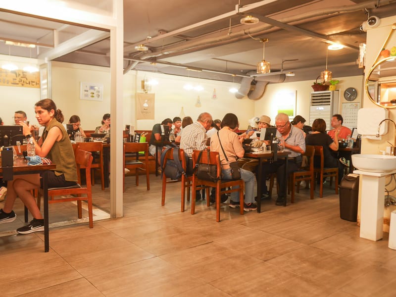 首爾明洞美食|Vegan Kitchen、人氣素食餐廳、餐點不錯吃