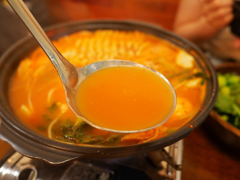 首爾明洞美食|Vegan Kitchen、人氣素食餐廳、餐點不錯吃