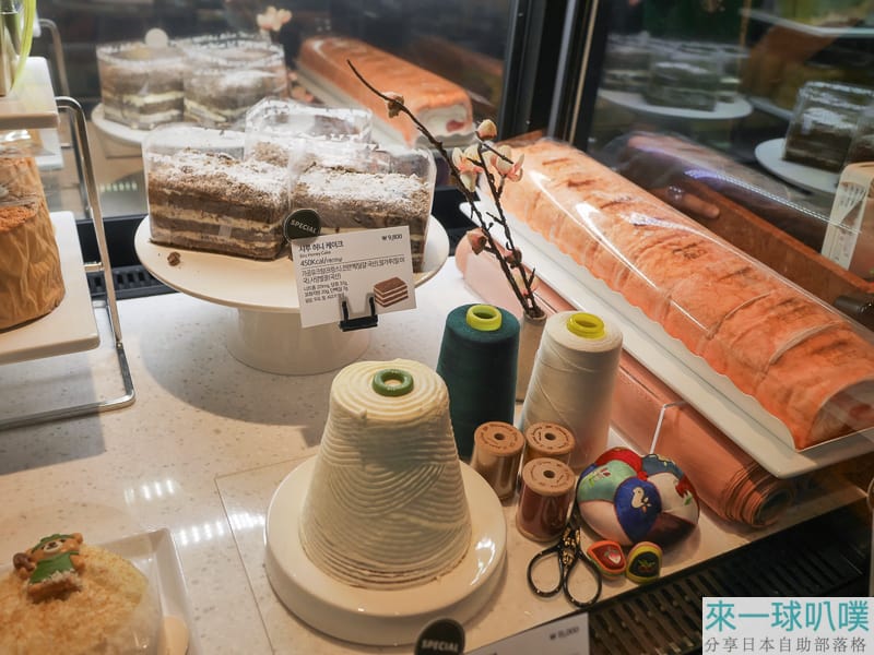星巴克廣藏市場店|廣藏市場特色咖啡廳、彩色織布車線牆好拍照 @來一球叭噗 星巴克廣藏市場店|廣藏市場特色咖啡廳、彩色織布車線牆好拍照