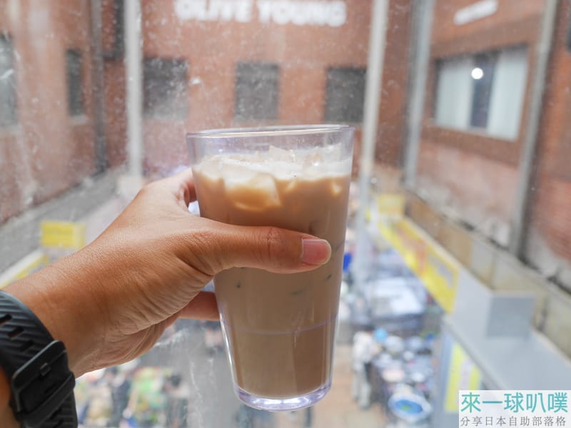 星巴克廣藏市場店|廣藏市場特色咖啡廳、彩色織布車線牆好拍照 @來一球叭噗 星巴克廣藏市場店|廣藏市場特色咖啡廳、彩色織布車線牆好拍照