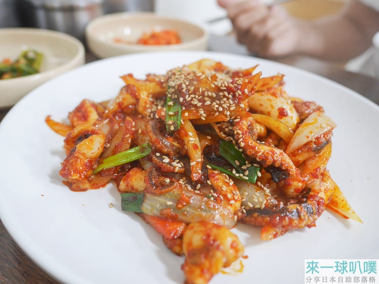 首爾三清洞美食|三清洞麵疙瘩、海鮮蔥煎餅、好吃辣炒章魚