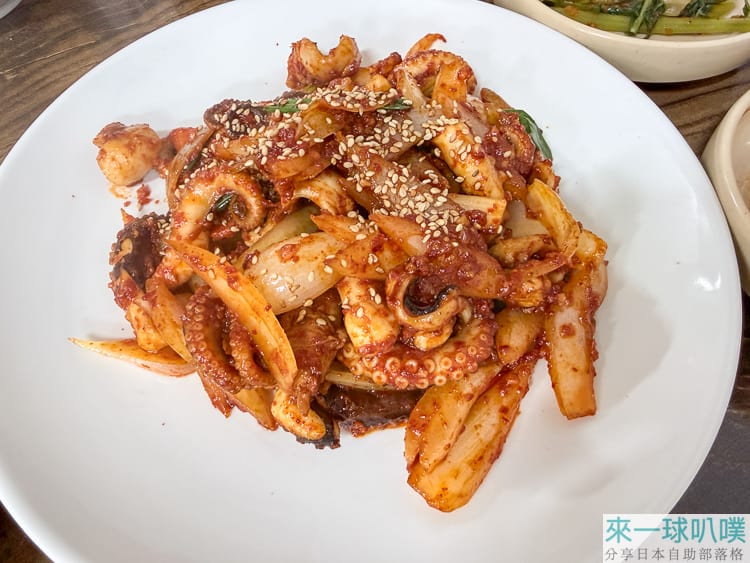 首爾三清洞美食|三清洞麵疙瘩、海鮮蔥煎餅、好吃辣炒章魚