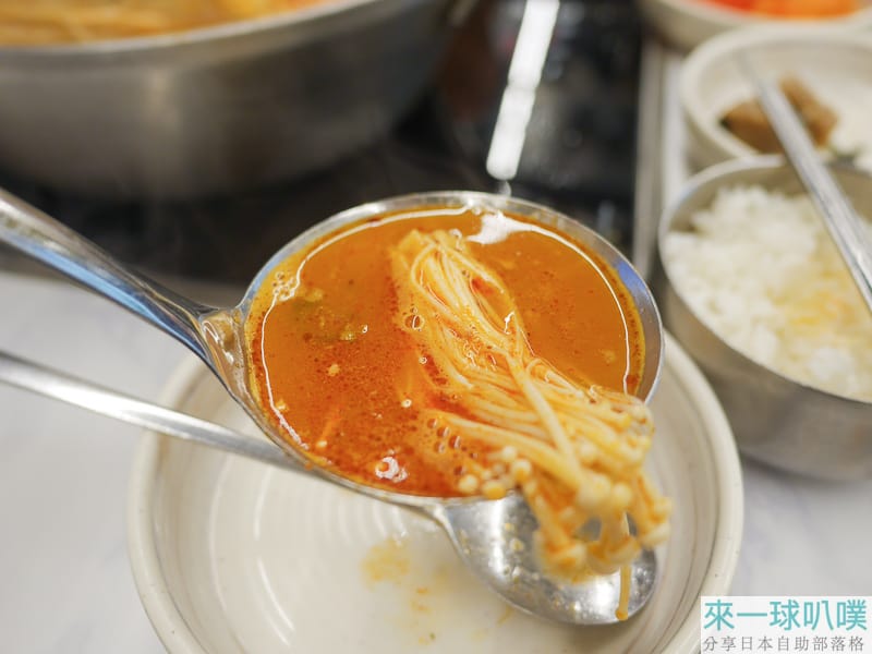 首爾明洞美食|元堂脊骨土豆湯、24小時馬鈴薯排骨湯、生意很好 @來一球叭噗 首爾明洞美食|元堂脊骨土豆湯、24小時馬鈴薯排骨湯、生意很好