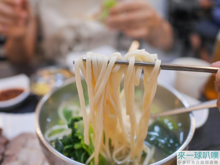 首爾京東市場美食|安東家手工刀切麵Netflix《黑白大廚》無菜單料理阿姨 @來一球叭噗 首爾京東市場美食|安東家手工刀切麵Netflix《黑白大廚》無菜單料理阿姨