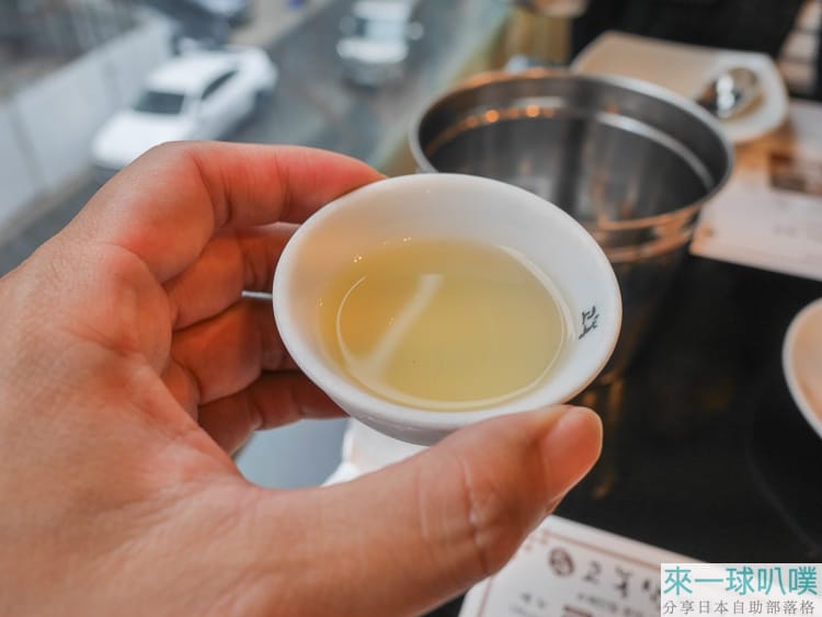 首爾明洞美食|高峰蔘雞湯、人蔘味道不夠、比較普通 @來一球叭噗 首爾明洞美食|高峰蔘雞湯、人蔘味道不夠、比較普通