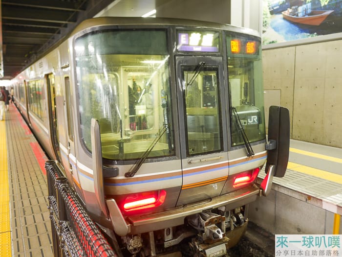 京都站搭乘JR鐵路到嵐山流程教學