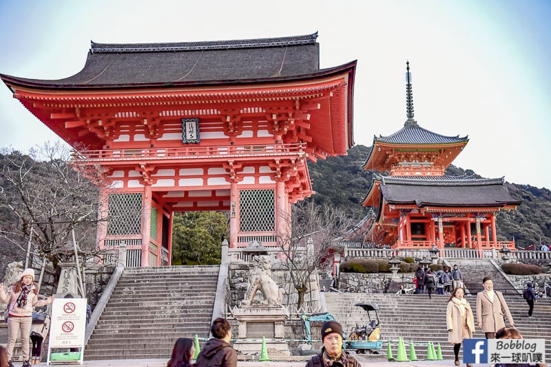 Kiyomizu-Zaka-Street-2