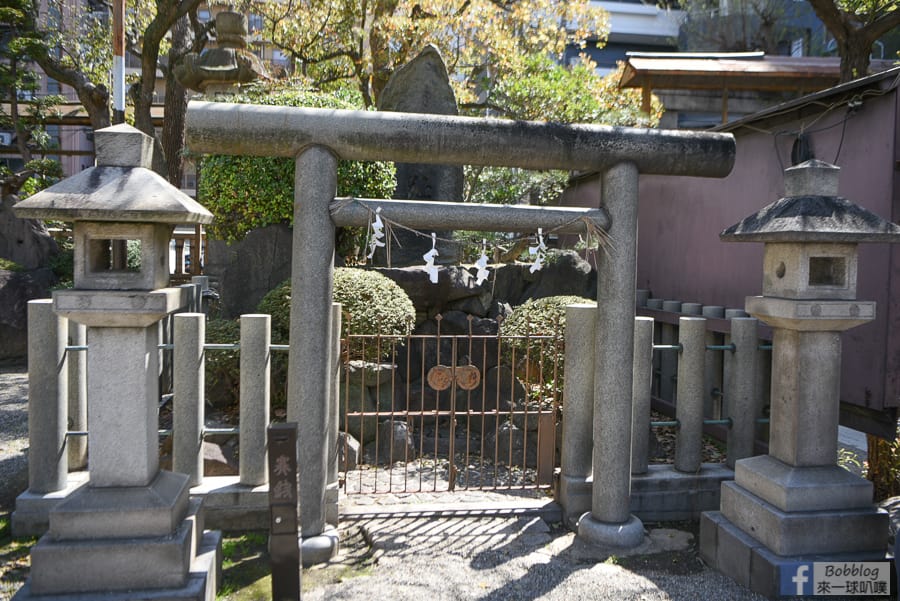 namba-shrine-8