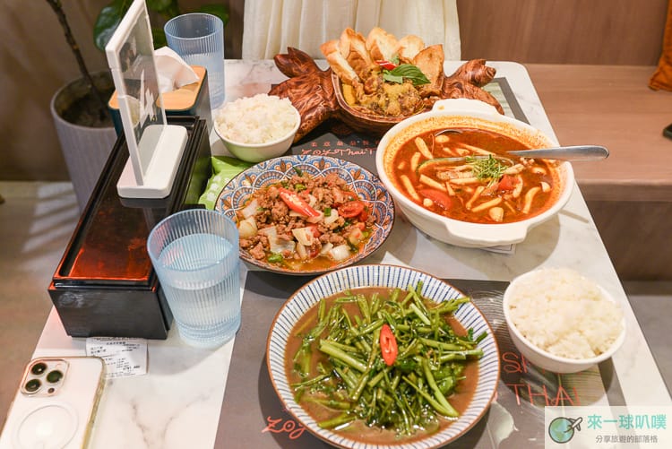 小琉球市區泰式料理推薦|柔意泰泰 Zoy Thai Thai、餐點不錯、寵物友善