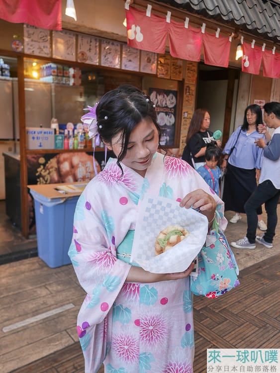 東京淺草花月堂菠蘿麵包、比手掌還大菠蘿麵包日賣3000個