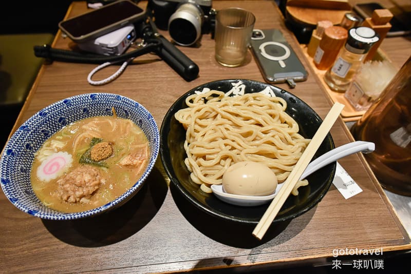 東京晴空塔美食|六厘舎 東京晴空塔店、人氣排隊沾麵店、沾麵好吃