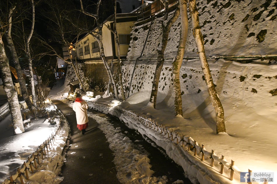 night-kusatsu-onsen