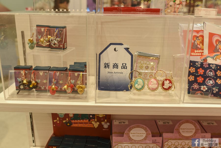 disney-store-22